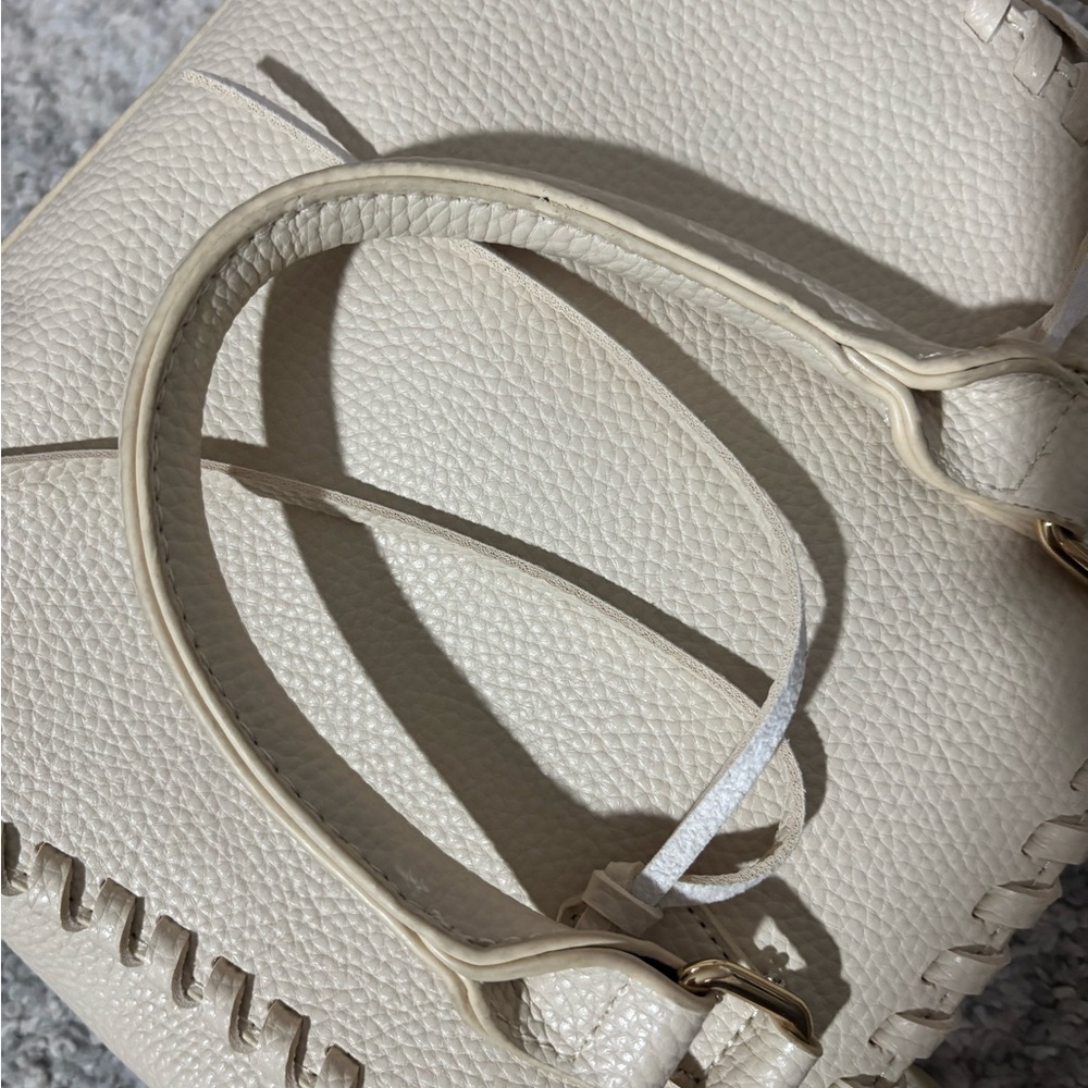 Cream Handbag - Picture 6 of 7